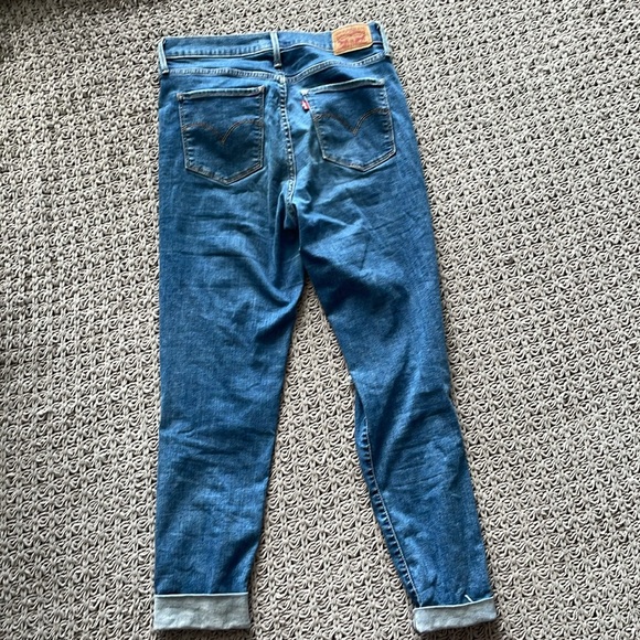 Distressed Levi’s 720 High Rise Super Skinny Jeans - Picture 3 of 8